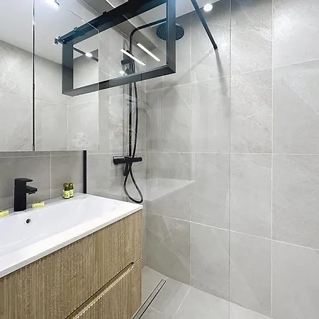 Stylish One-bedroom Near Croisette *